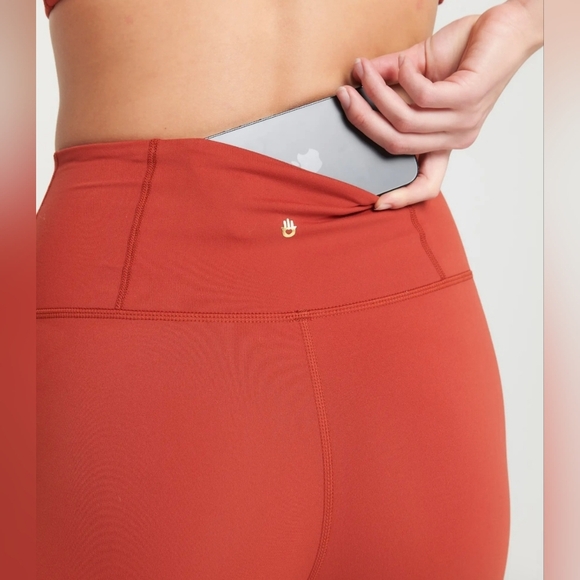 Spiritual Gangster ADA HW 7/8 "Super Smooth" Leggings In A Rust Color - Picture 4 of 9